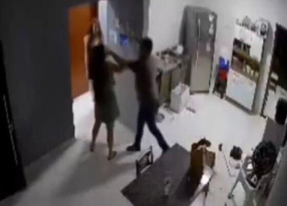 Suspeito teria se revoltado após o encontro e danificado móveis da residência da vítima.