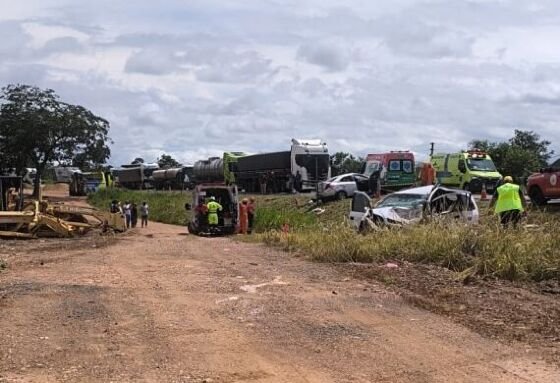 Duas vítimas morreram ainda no local; sobreviventes foram encaminhados a hospital da região.