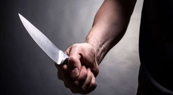 Crime ocorreu em plena luz do dia e foi interrompido após denúncia de populares à polícia.