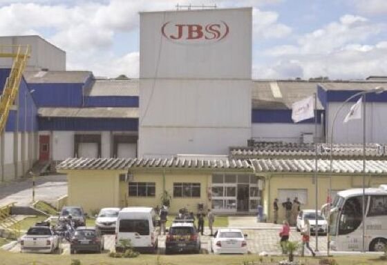 JBS pagará multa de R$ 11,7 milhões por jornadas de até 16 horas em frigorífico de MT