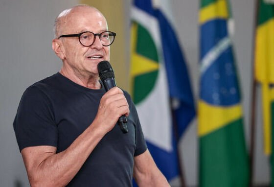 Pivetta diz que mulher deve assumir Educação e sinaliza promoção de adjuntos