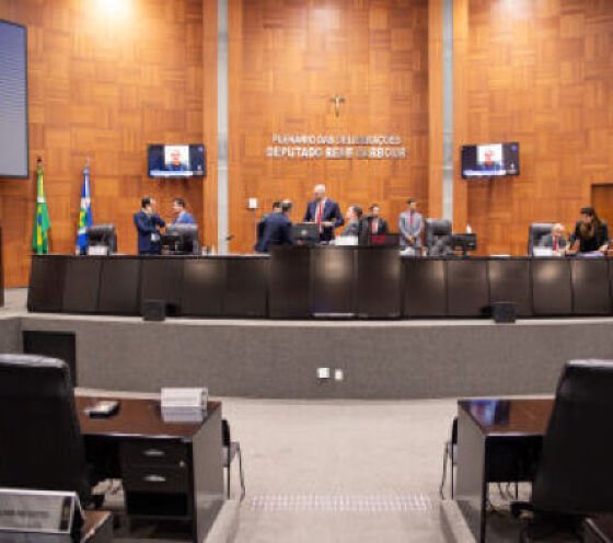 Assembleia aprova multa de um salário mínimo para consumo de drogas em locais públicos em MT