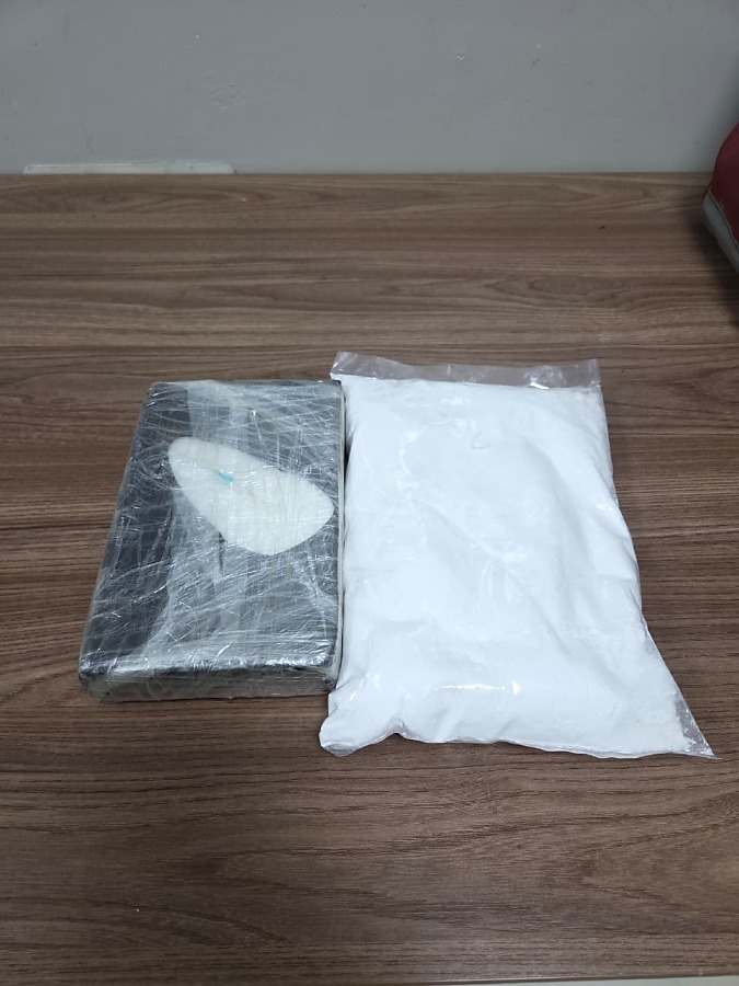 PRF apreende 2,1 kg de cocaína em ônibus na BR-070, em Primavera do Leste